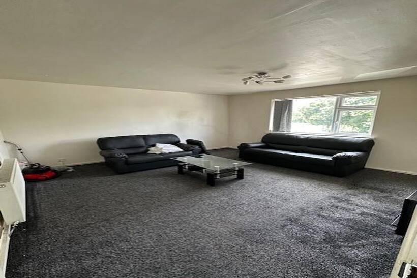 Princess Road, Manchester M14 2 bed flat to rent - £1,200 pcm (£277 pw)