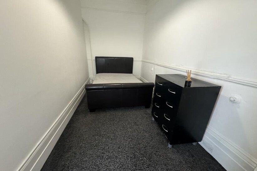 Croydon CR0 1 bed flat to rent - £1,500 pcm (£346 pw)