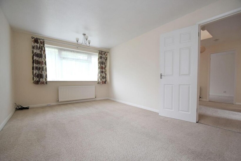 Binstead Lodge Road, Ryde PO33 3 bed detached bungalow to rent - £1,150 pcm (£265 pw)