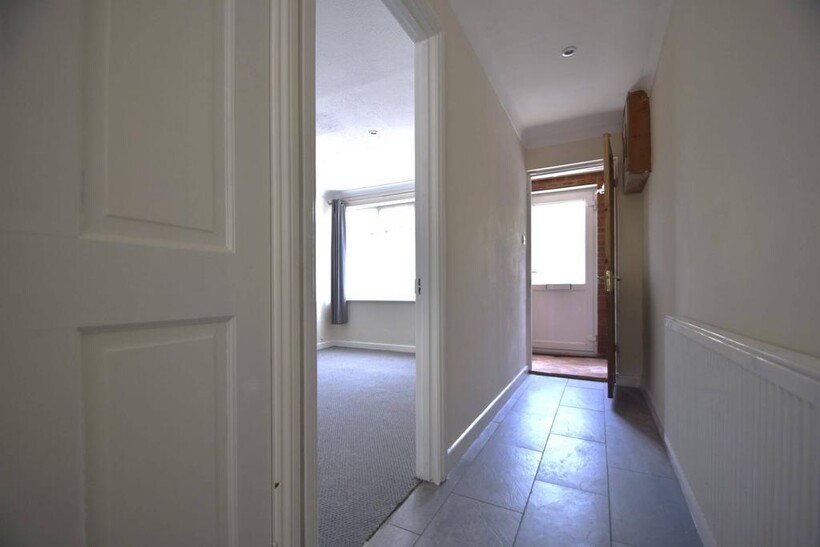 Parkhurst Road, Newport PO30 4 bed semi-detached house to rent - £1,200 pcm (£277 pw)