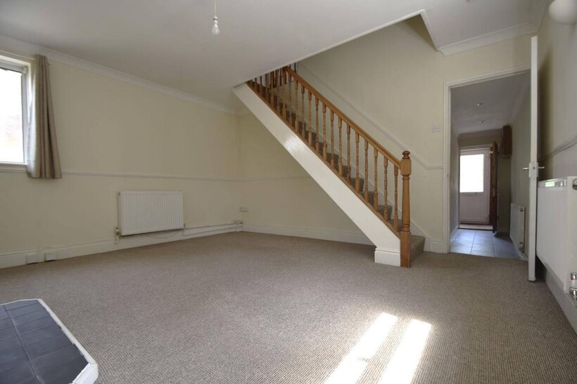 Parkhurst Road, Newport PO30 4 bed semi-detached house to rent - £1,200 pcm (£277 pw)