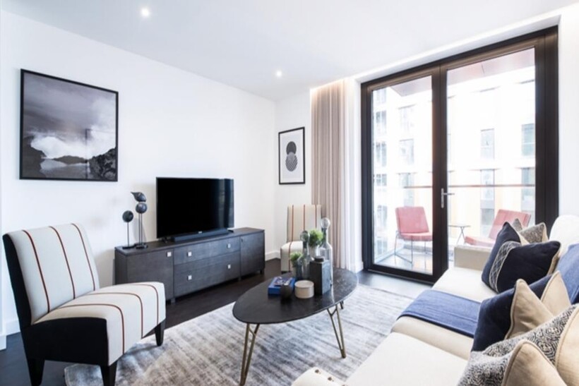 4 Charles Clowes Walk, Thornes House... 3 bed apartment to rent - £5,872 pcm (£1,355 pw)