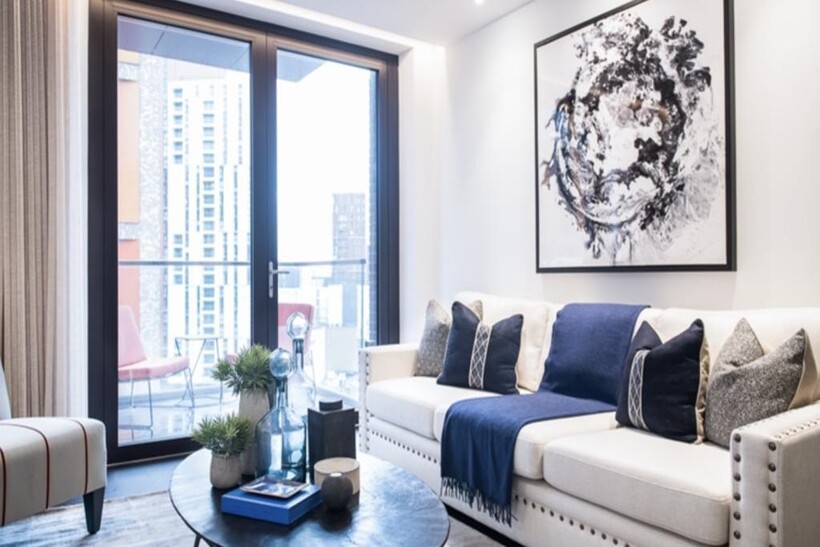 4 Charles Clowes Walk, Thornes House... 3 bed apartment to rent - £5,872 pcm (£1,355 pw)