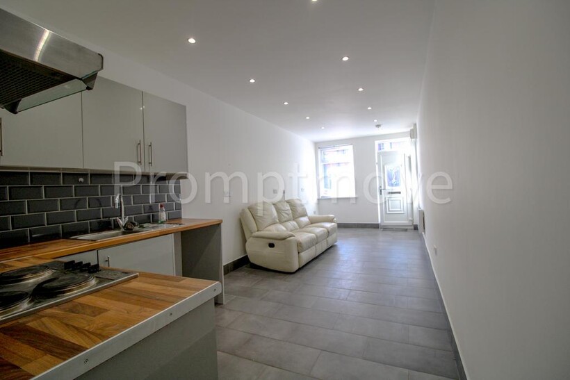 High Town Road Luton LU2 0DL 1 bed ground floor flat to rent - £900 pcm (£208 pw)
