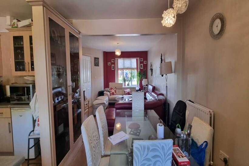 Uxbridge UB8 3 bed end of terrace house to rent - £2,400 pcm (£554 pw)