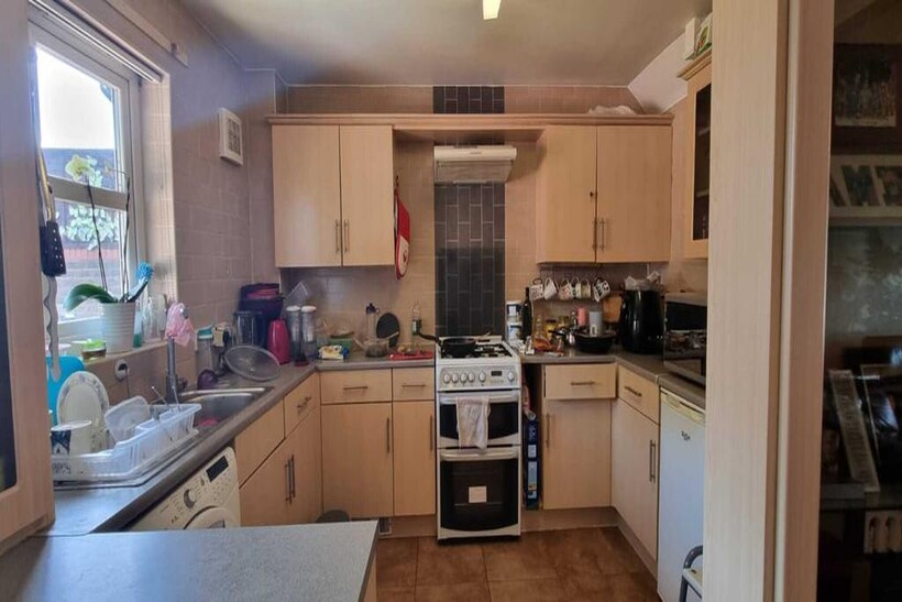 Uxbridge UB8 3 bed end of terrace house to rent - £2,400 pcm (£554 pw)