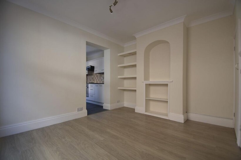 Worsley Road, Newport PO30 3 bed semi-detached house to rent - £1,150 pcm (£265 pw)