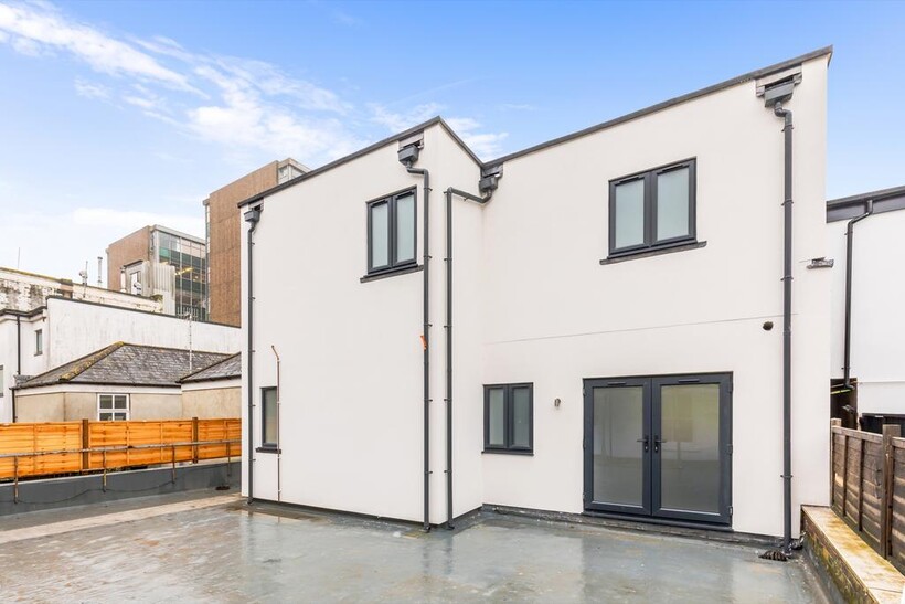 Elder Place, Brighton BN1 2 bed flat to rent - £1,495 pcm (£345 pw)