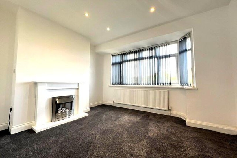 Leicester Road, Wigston, Leicester LE18 3 bed semi-detached house to rent - £1,200 pcm (£277 pw)