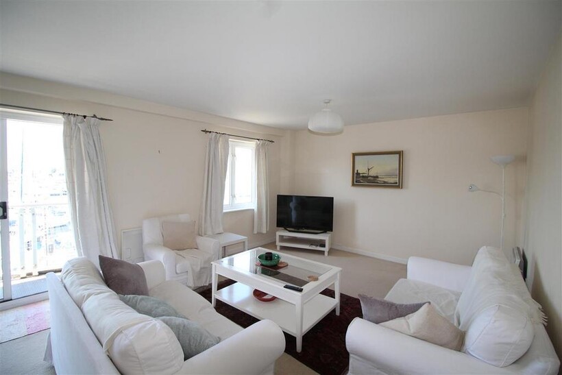 Neptune Square, Ipswich IP4 2 bed apartment to rent - £1,200 pcm (£277 pw)