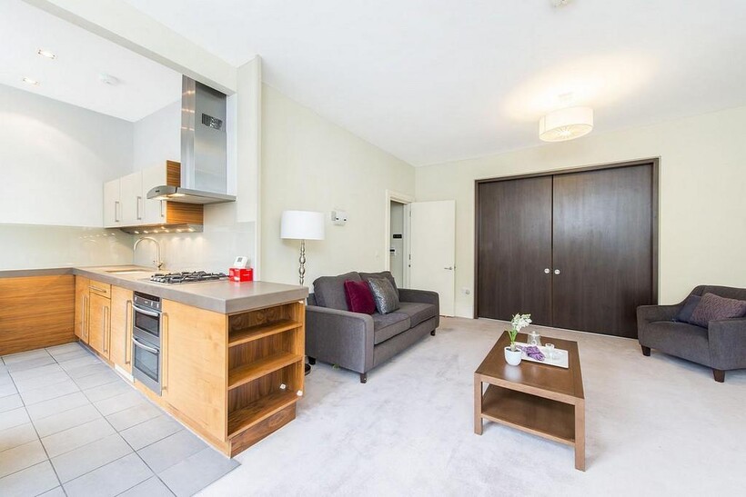 Upper Wimpole Street, Marylebone... 1 bed flat to rent - £3,250 pcm (£750 pw)