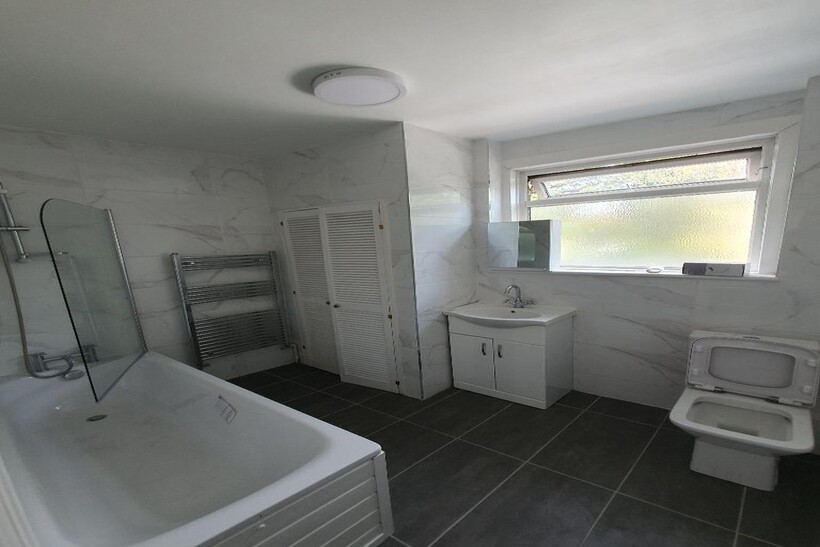 Spencer Avenue, London N13 2 bed maisonette to rent - £1,800 pcm (£415 pw)