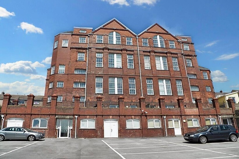 Kilvey Terrace, Swansea SA1 1 bed apartment to rent - £895 pcm (£207 pw)