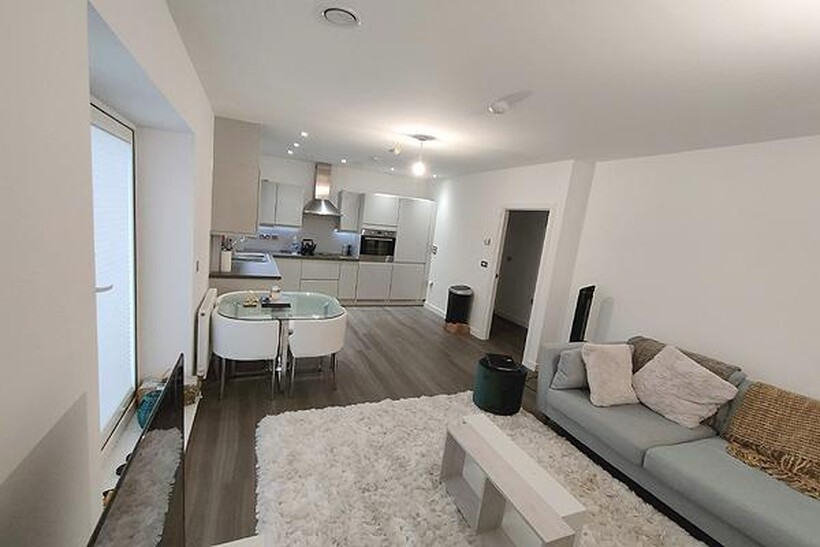 Haven Road, Rainham RM13 2 bed flat to rent - £1,900 pcm (£438 pw)