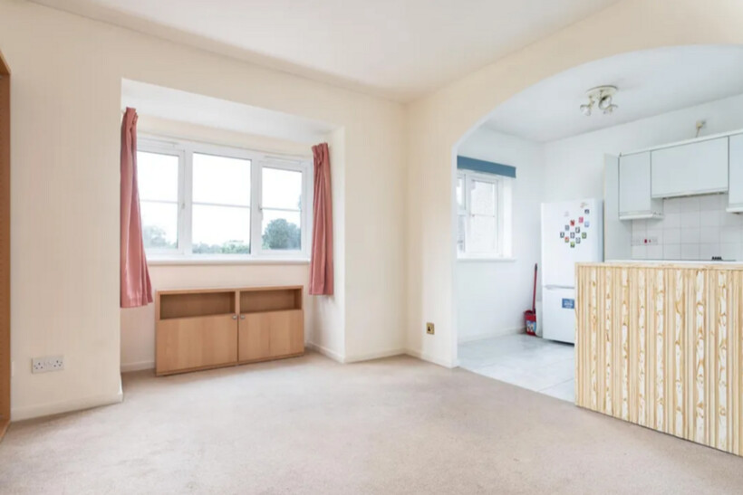 West Drayton UB7 1 bed apartment to rent - £1,400 pcm (£323 pw)