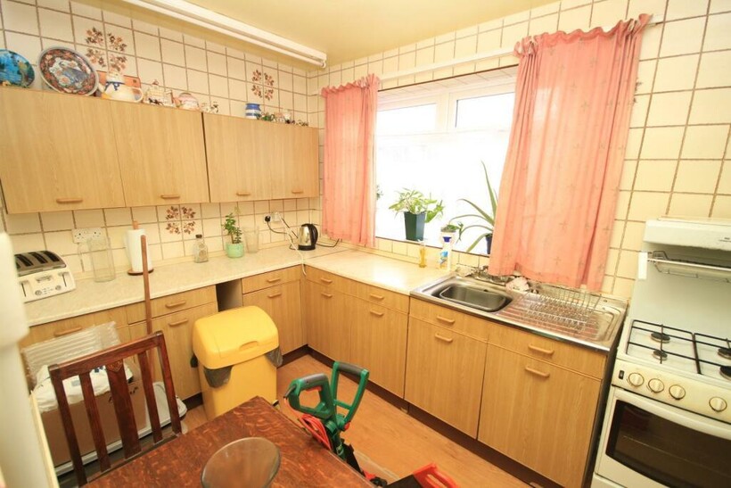 Bowness Avenue, Bradford, West... 2 bed semi-detached house to rent - £875 pcm (£202 pw)