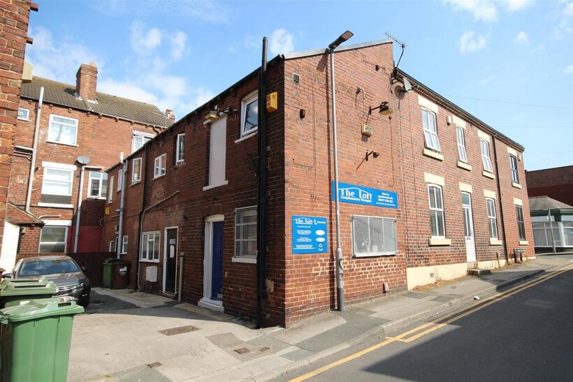 Assembly Street, Normanton Property to rent - £450 pcm (£104 pw)