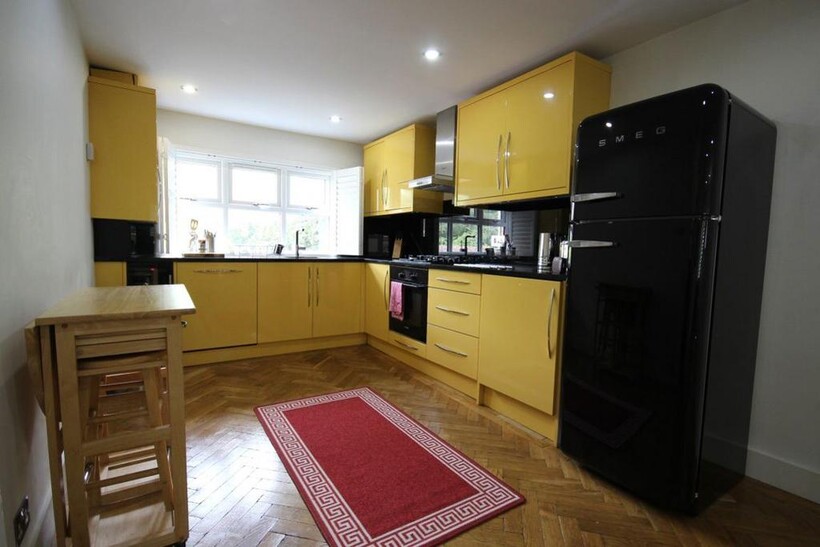ONLINE ENQUIRIES ONLY - Lower Street... 2 bed flat to rent - £1,250 pcm (£288 pw)