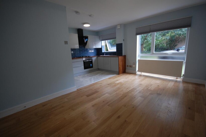 Ravensmede Way, London W4 1 bed flat to rent - £1,599 pcm (£369 pw)