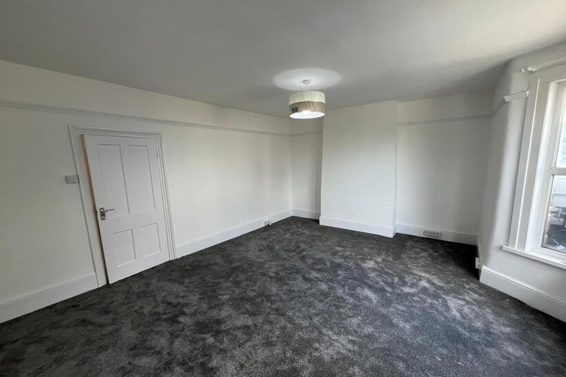 Cameron Road, Ilford IG3 1 bed flat to rent - £1,300 pcm (£300 pw)