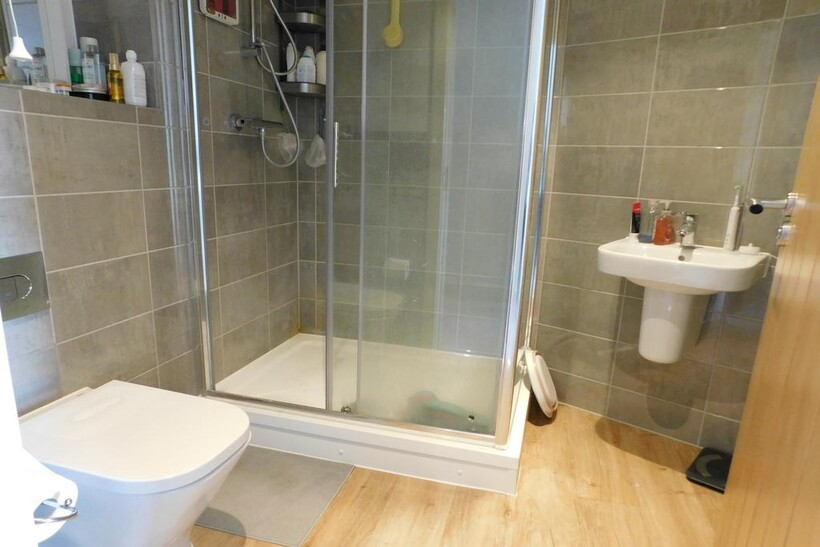 Ballantyne Drive, Colchester CO2 2 bed apartment to rent - £1,300 pcm (£300 pw)