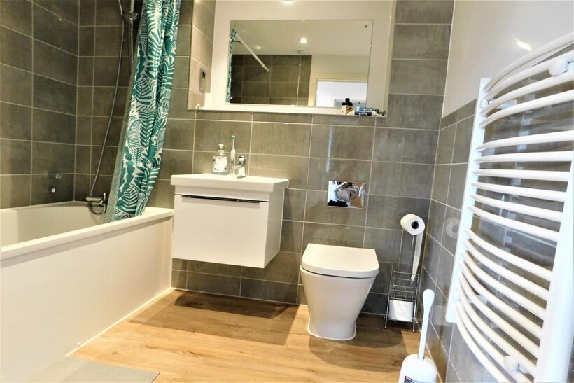 Ballantyne Drive, Colchester CO2 2 bed apartment to rent - £1,300 pcm (£300 pw)