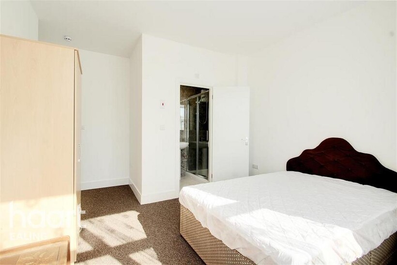 Hinton Road, UB8 House share to rent - £950 pcm (£219 pw)