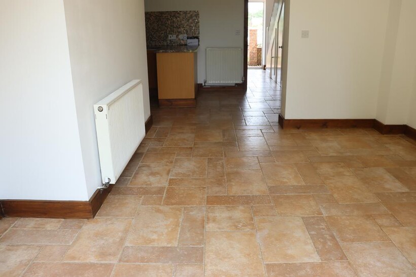 Elveden Close, Woking GU22 4 bed semi-detached house to rent - £2,800 pcm (£646 pw)
