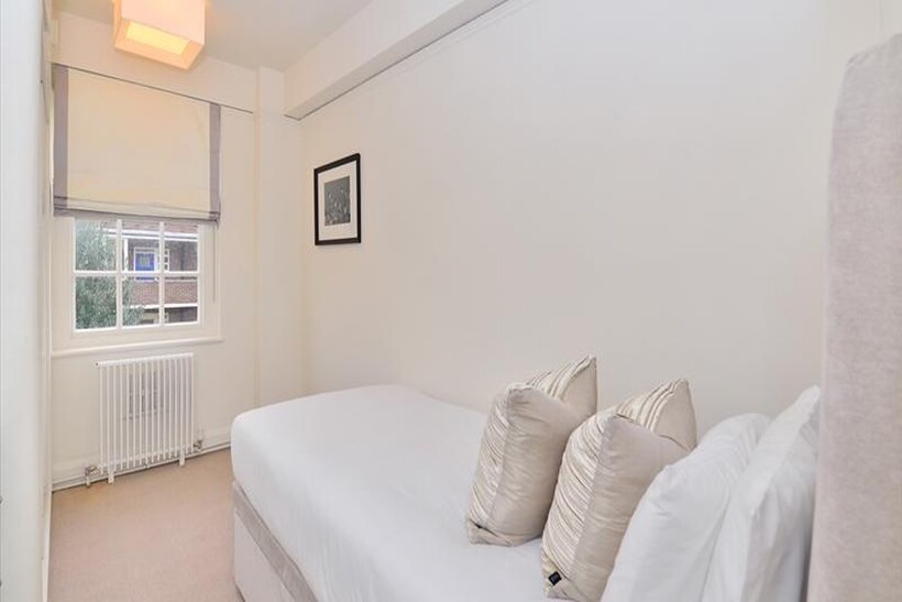 Fulham Road, London SW3 2 bed flat to rent - £3,857 pcm (£890 pw)