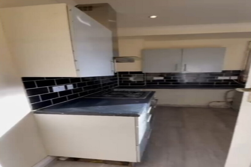 Hounslow TW3 4 bed detached house to rent - £2,400 pcm (£554 pw)