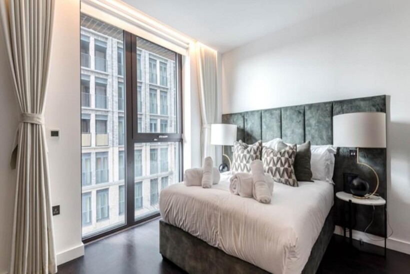 Charles Clowes Walk, London SW11 2 bed flat to rent - £4,333 pcm (£1,000 pw)