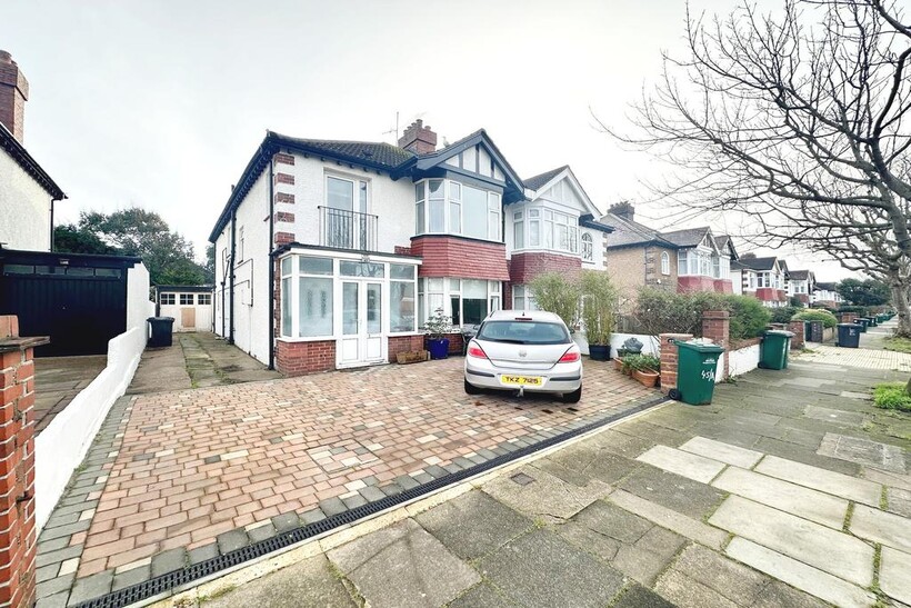 Welbeck Avenue, Hove BN3 3 bed flat to rent - £1,850 pcm (£427 pw)