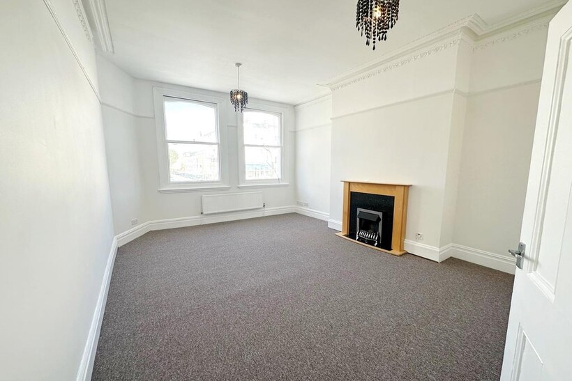 Western Road, Hove BN3 2 bed flat to rent - £1,495 pcm (£345 pw)