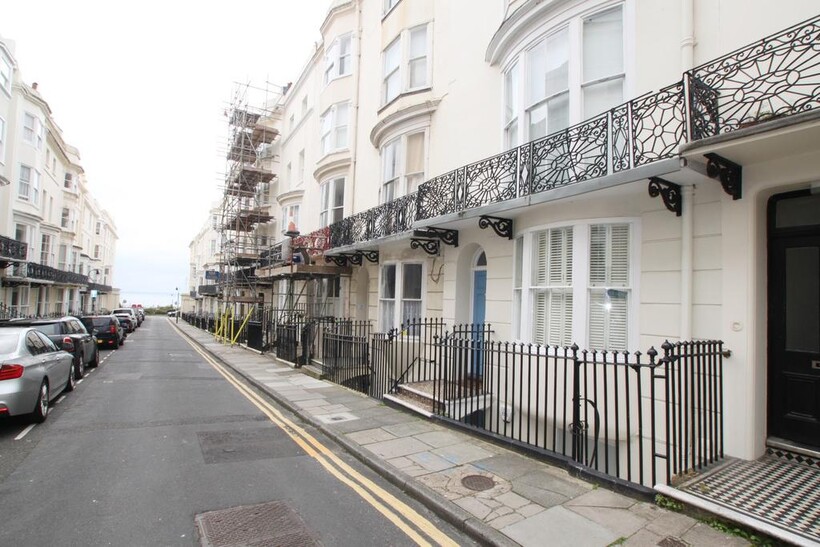 Bloomsbury Place, Brighton BN2 1 bed flat to rent - £1,250 pcm (£288 pw)