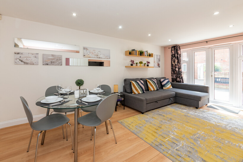The Picture House, Reading, RG1 1 bed apartment to rent - £2,500 pcm (£577 pw)