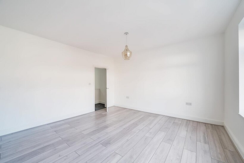Burnage Lane, Manchester, M19 2 bed flat to rent - £1,095 pcm (£253 pw)