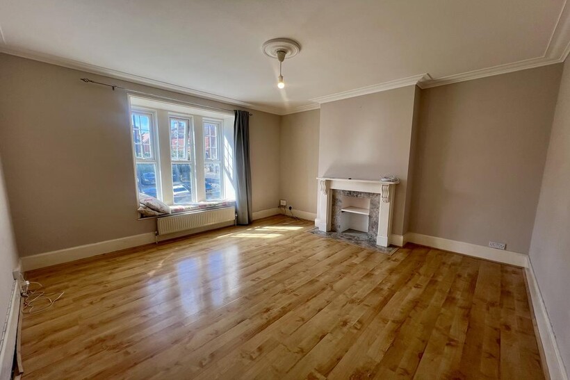 Church Street, Old Town BN21 2 bed maisonette to rent - £1,000 pcm (£231 pw)