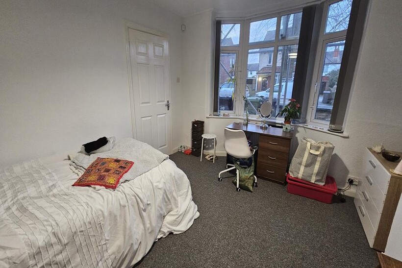 Langdale Avenue, Leeds 6 bed house to rent - £2,860 pcm (£660 pw)
