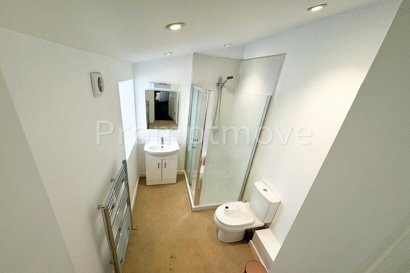 Midland Road Luton LU2 0BL House share to rent - £600 pcm (£138 pw)