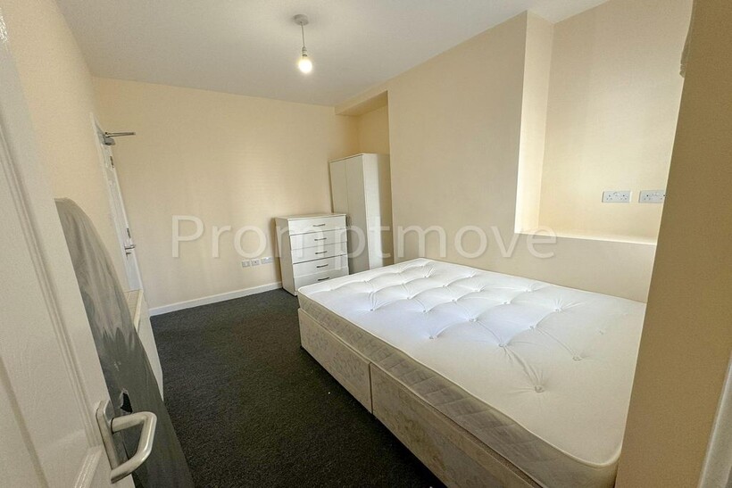 Midland Road Luton LU2 0BL House share to rent - £600 pcm (£138 pw)