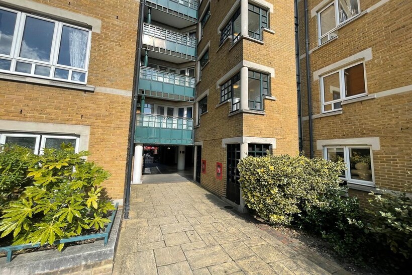 Admiral Walk, London W9 2 bed apartment to rent - £2,900 pcm (£669 pw)