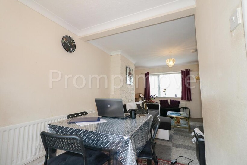 Dallow Road Luton LU1 1TD 2 bed semi-detached house to rent - £1,300 pcm (£300 pw)
