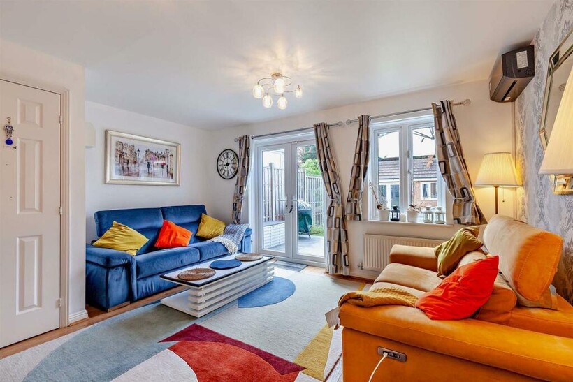 Nightingale Crescent, Harold Wood RM3 3 bed terraced house to rent - £2,700 pcm (£623 pw)