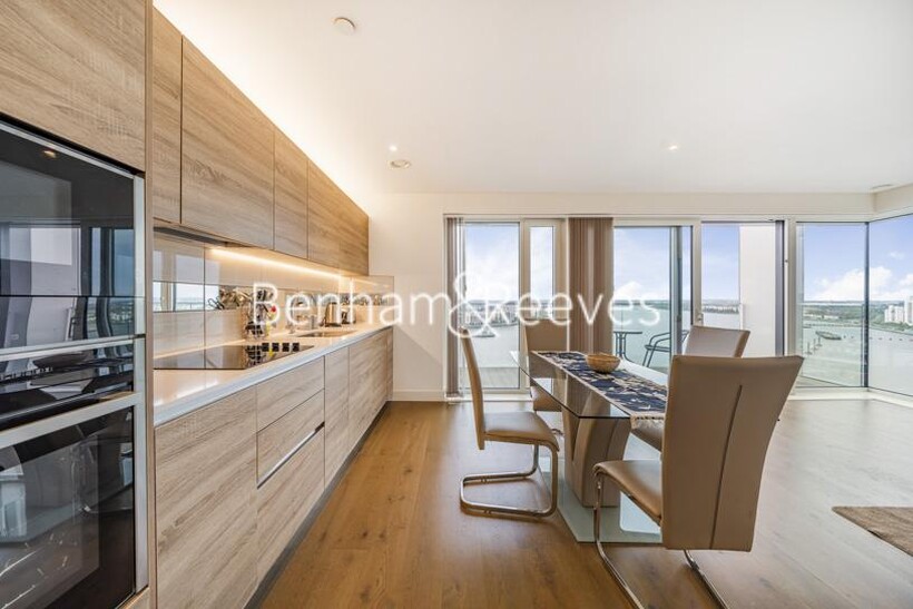 Royal Arsenal Riverside, Duke of... 2 bed apartment to rent - £3,200 pcm (£738 pw)