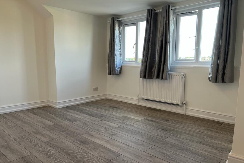 Crescent Road, Luton LU2 1 bed flat to rent - £975 pcm (£225 pw)