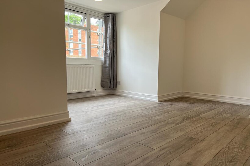 Crescent Road, Luton LU2 1 bed flat to rent - £975 pcm (£225 pw)