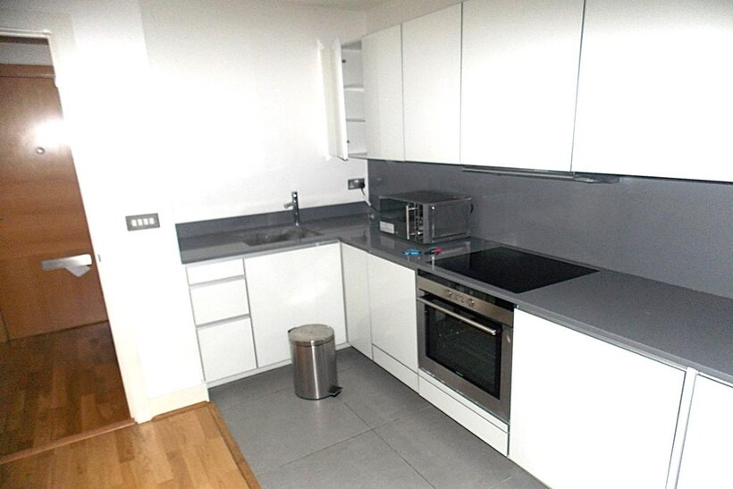 Times Square, London E1 1 bed apartment to rent - £2,400 pcm (£554 pw)