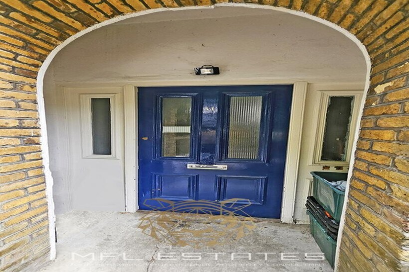Cintra Park, Crystal Palace SE19 2 bed flat to rent - £1,650 pcm (£381 pw)