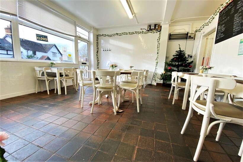 Shrewsbury Road, Cockshutt. Property to rent - £750 pcm (£173 pw)