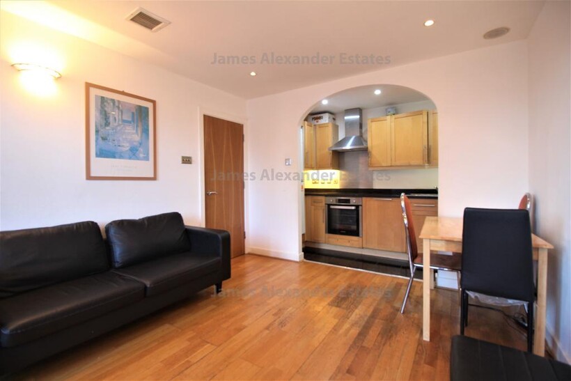 Lyon Road, Harrow HA1 2 bed apartment to rent - £1,800 pcm (£415 pw)